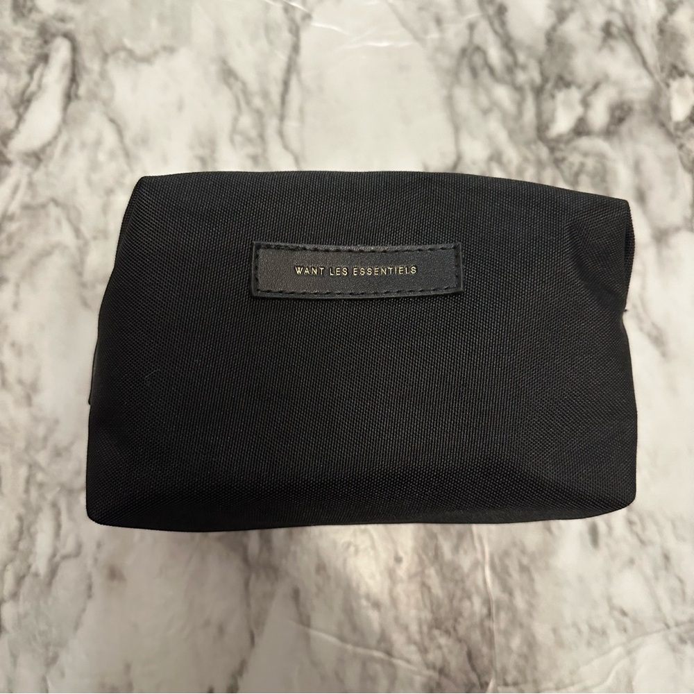 Want Les Essentiels cosmetics pouch
